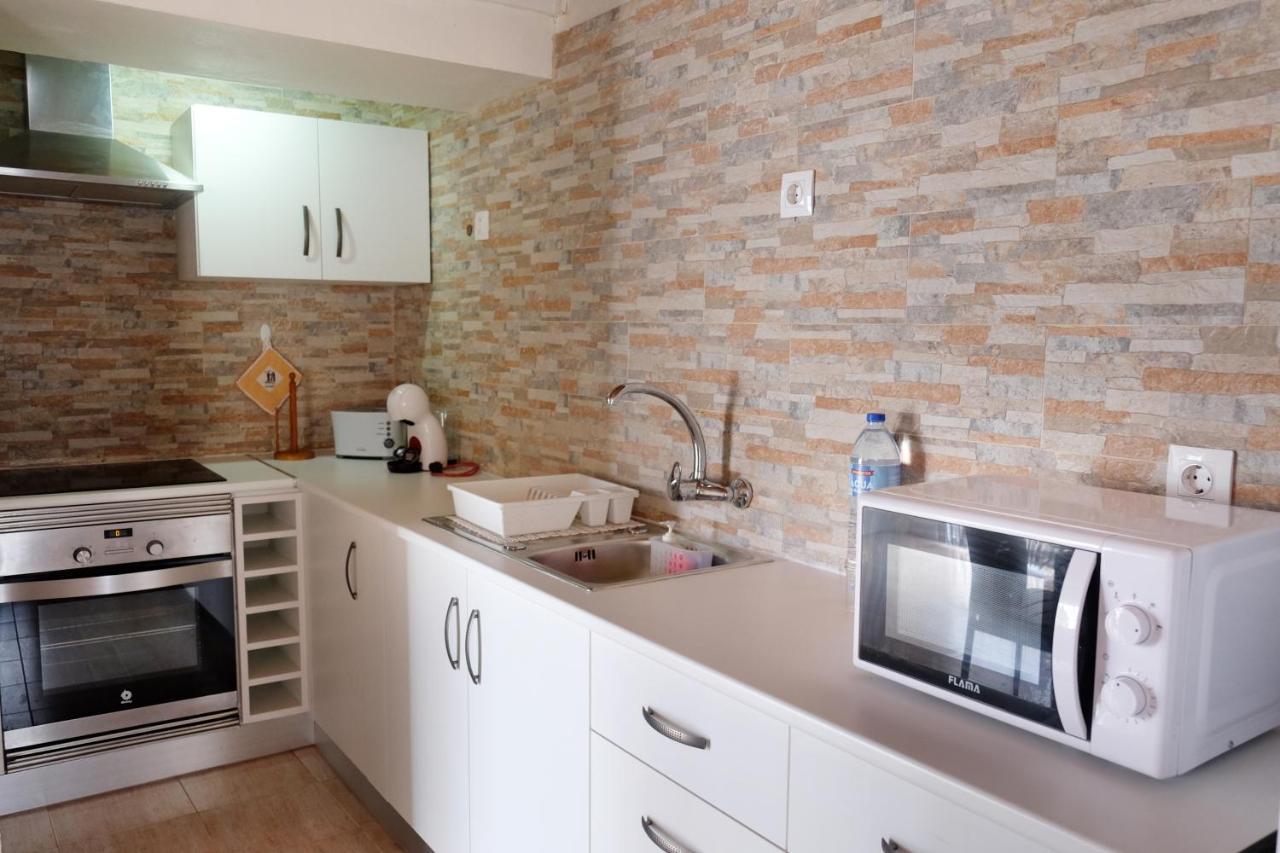 Magnolia - Casa Com Dois Quartos Junto Ao Mar - Renovada Em 2023 모스테이루스 외부 사진